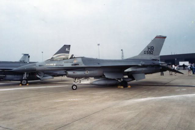 F-16A81-592002.jpg