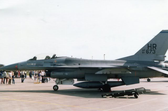 F-16A81-673001.jpg