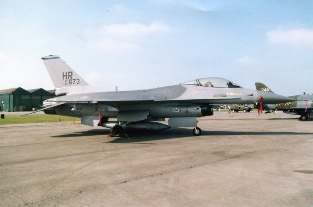F-16A81-673002.jpg