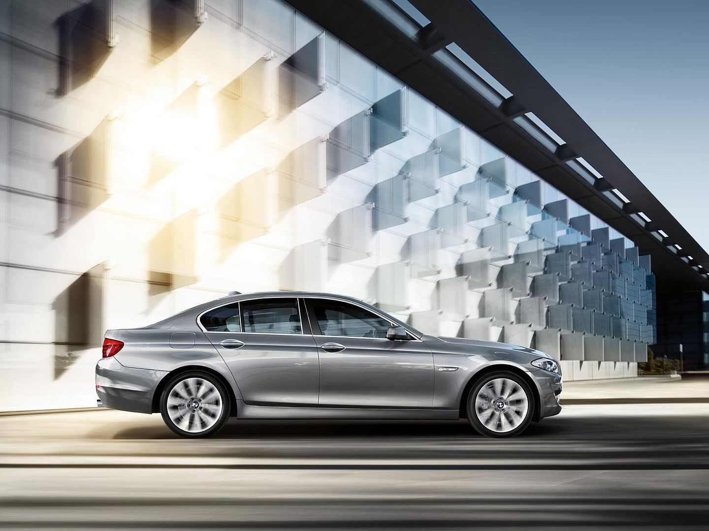2011_bmw_5-series__2_.jpg
