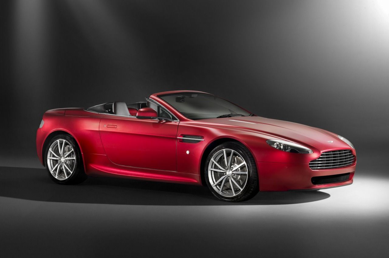 Aston_Martin_V8_Vantage_2010_09.jpg