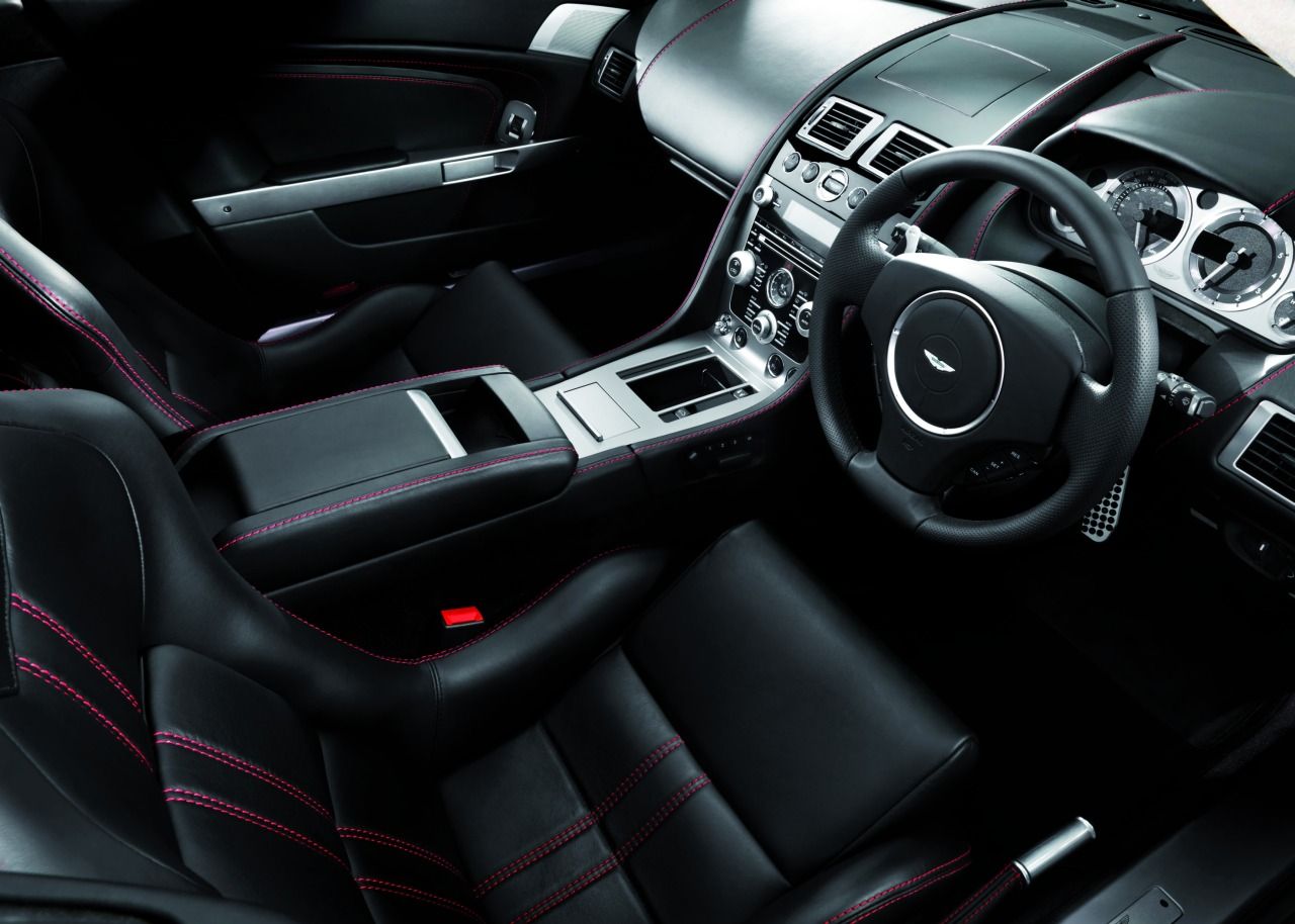 Aston_Martin_V8_Vantage_2010_11.jpg