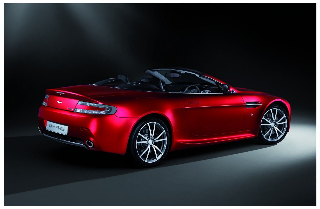 Aston_Martin_V8_Vantage_2010_12.jpg