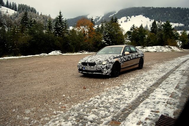 bmw_5_series_spy_shots_2009_003.jpg