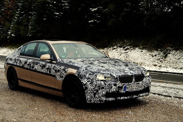 bmw_5_series_spy_shots_2009_007.jpg