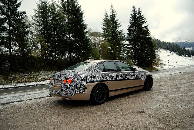 bmw_5_series_spy_shots_2009_008.jpg