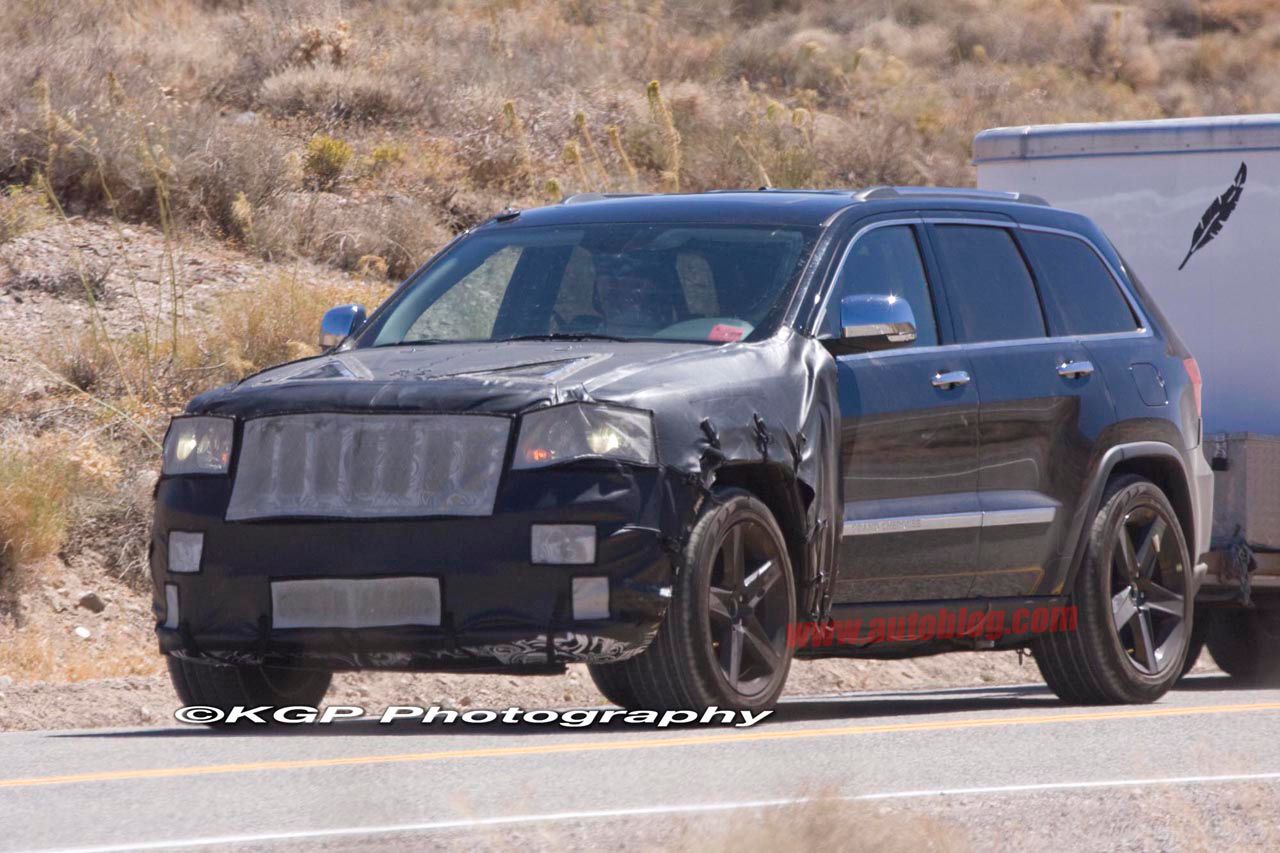004-spy-shots-jeep-grand-cherokee-srt8.jpg
