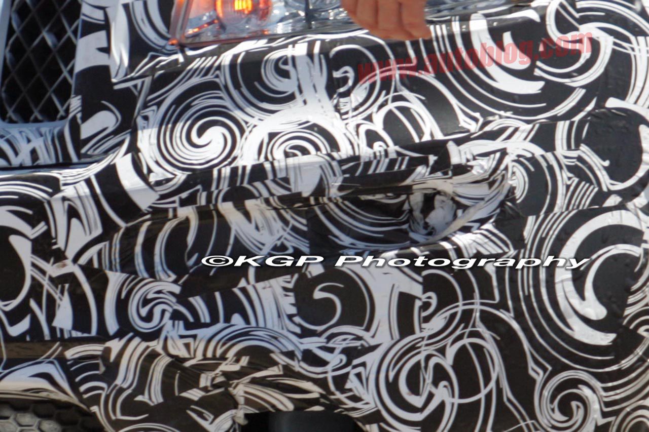 012-spy-shots-jeep-grand-cherokee-srt8.jpg