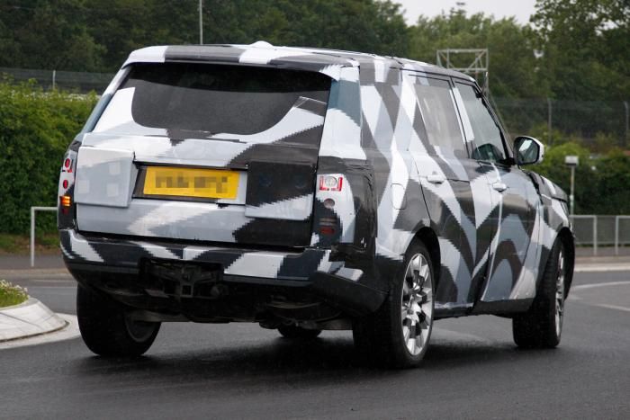 range-rover-lwb-rear-tracking.jpg