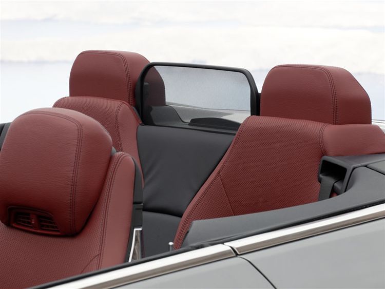 the-head-rests-adjust-to-one-of-thr.jpg
