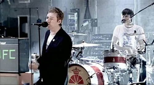 4Music Presents: Kaiser Chiefs (16th December 2008) [PDTV (XviD)] preview 0