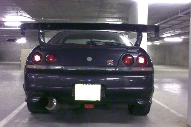 http://i270.photobucket.com/albums/jj84/epracing_ltd/R33%20GTR%20GTST/carbon/BeeRSpoilerBlade8.jpg