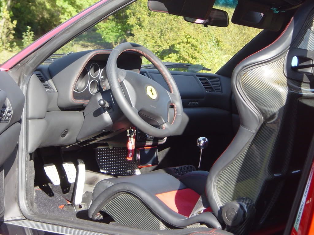 InnenraumlinksFerrari061010028.jpg