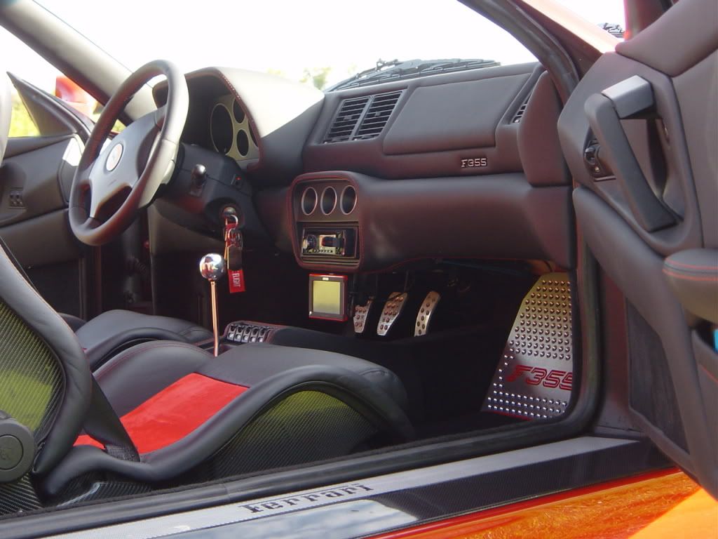 InnenraumrechtsFerrari061010020.jpg