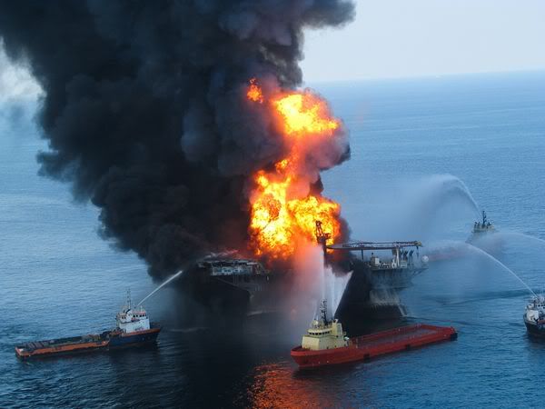 Deepwater Horizon photo: Deepwater Horizon Oil Rig Explosion oil-rig-fire-gulf-mexico_19338_600x.jpg