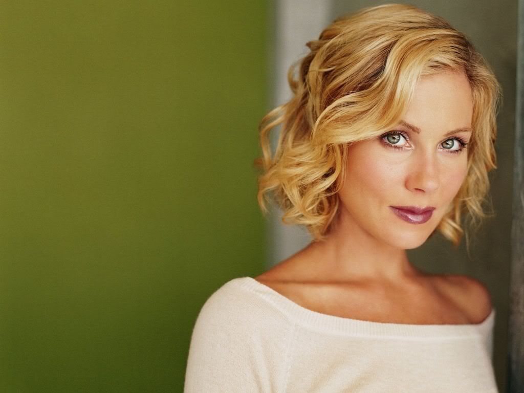 Teen Nudists Comment on this picture! Christina Applegate 5 Teen Nudists Comment on this picture!