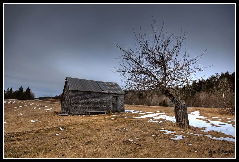 IMAGE: http://i270.photobucket.com/albums/jj95/rs-photography/HDRBarnfinal.jpg